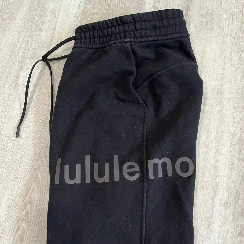Lululemon Loungeful High Rise Graphic Fleece Jogger Black Sz 6 Travel Lounge